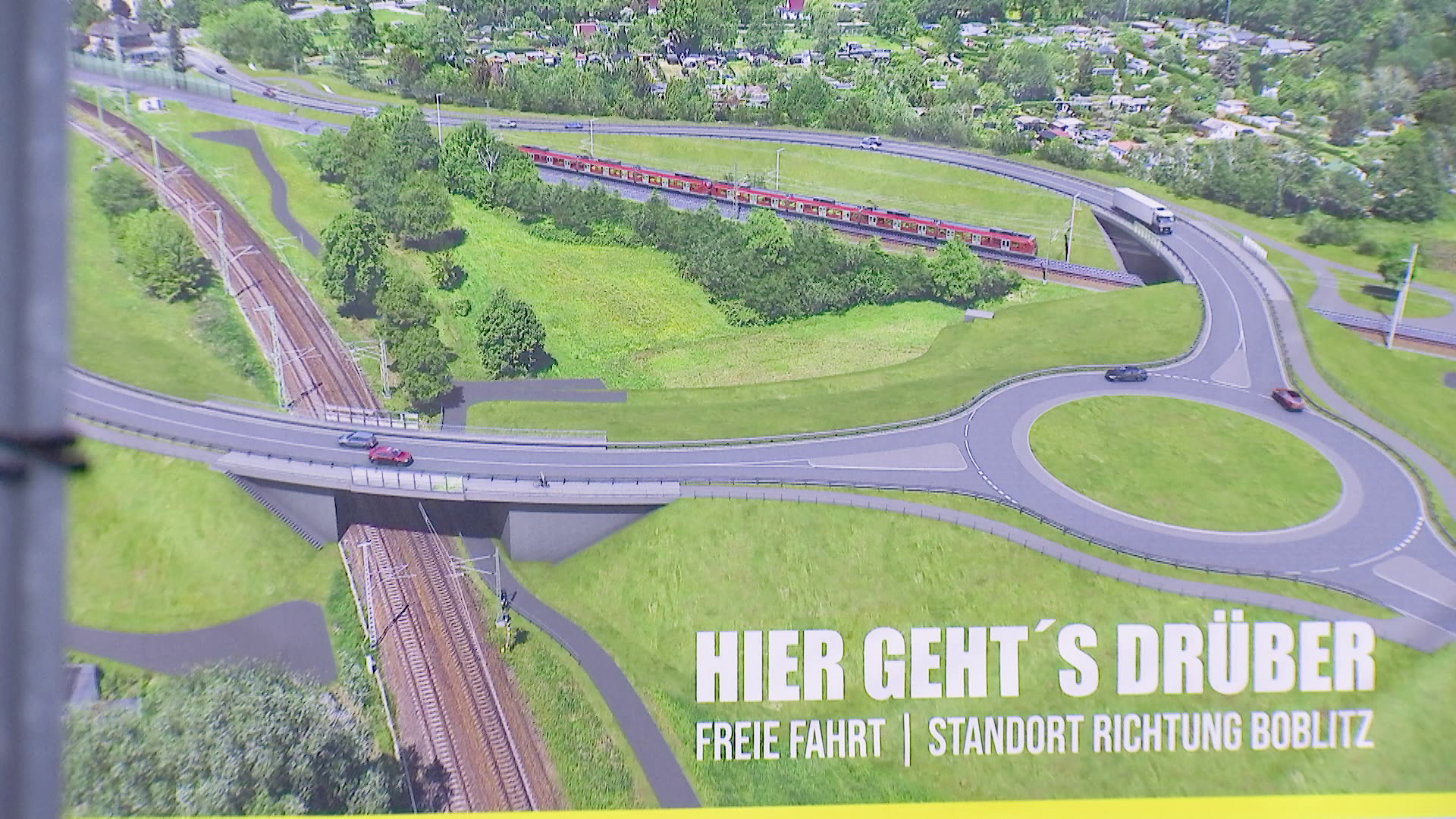 Auf dem Bild sind Schienen und Straßen zu sehen. Sie zeigen das neue Verkehrsknotennetz von Lübbenau