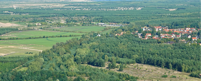 Natur ist aus der Luft zusehen. Es ist Boxberg. dort entsteht am Tagebau ein Solarpark.