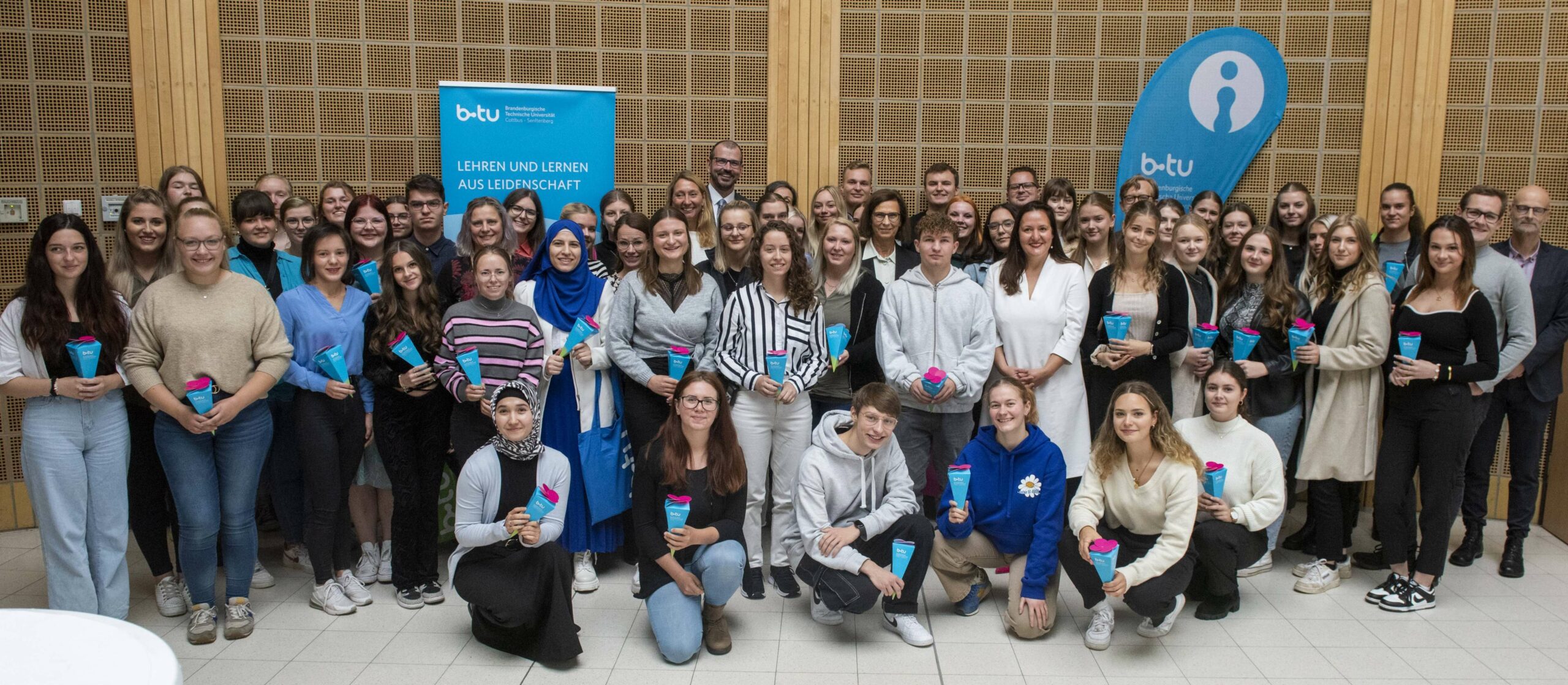 Auf dem Foto sind Grundschullehrer während ihrer Ausbildung an der BTU zu sehen.