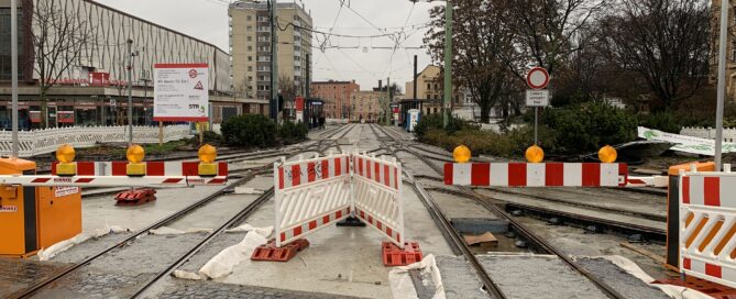 Baustellenschilder am Berliner Platz Cottbus.