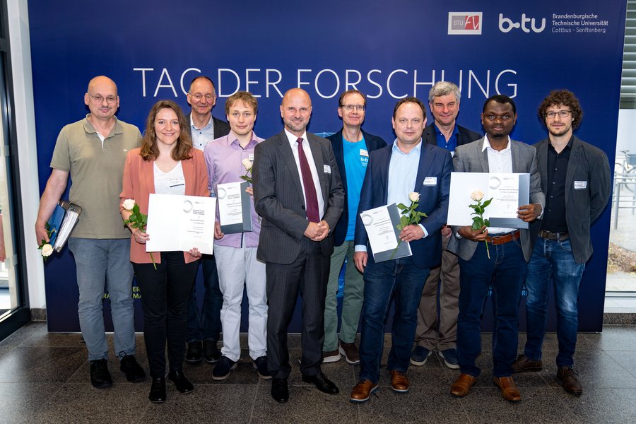 btu Das Foto zeigt die Preisträgerinnen und Preisträger für Forschungsleistungen an der BTU.
