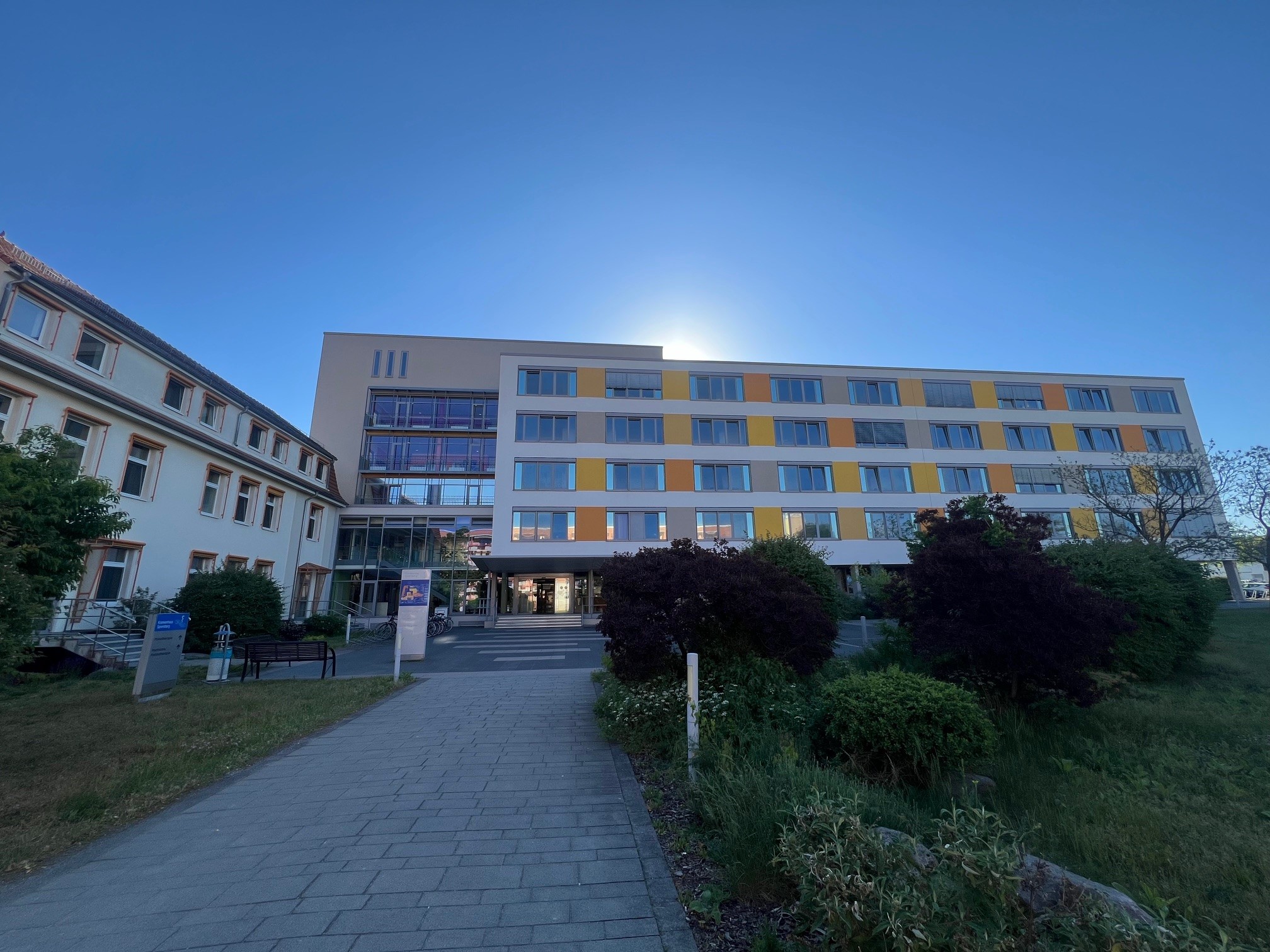 spremberg Das Foto zeigt das Krankenhaus Spremberg von außen.