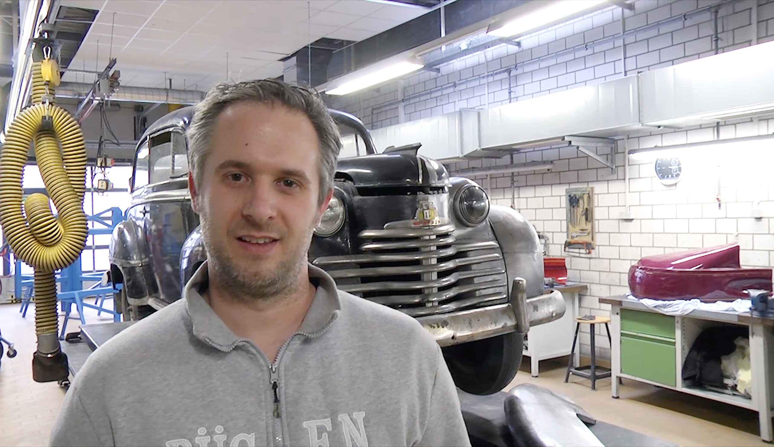 Oldtimer HWK Das Foto zeigt einen Teilnehmer der Oldtimer-Fortbildung der Handwerkskammer.