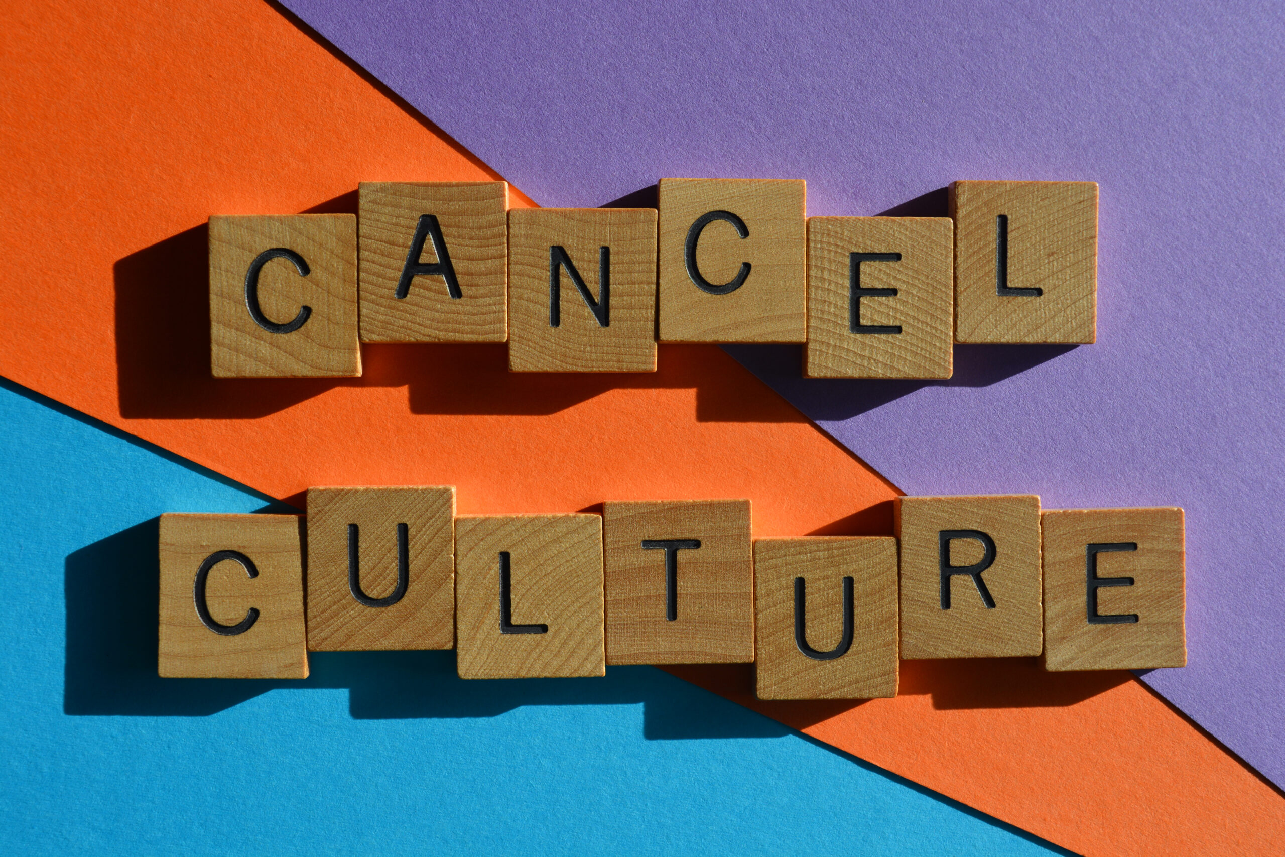 Cancel Culture, phrase as banner headline Holzklötzchen mit Buchstaben bilden den Ausdruck Cancel Culture.