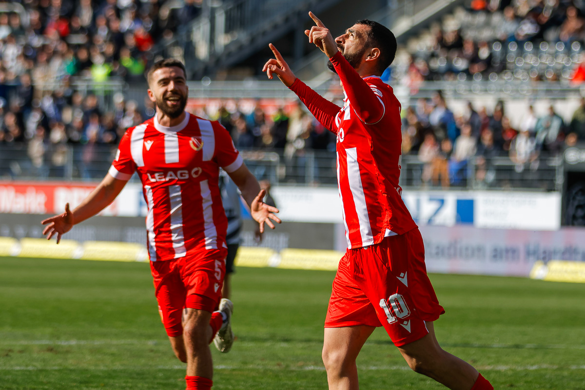 2025_03_16_svsandhausen_fcenergie_-32 Cigerci jubelt beim Spiel von Energie Cottbus gegen Sandhausen.