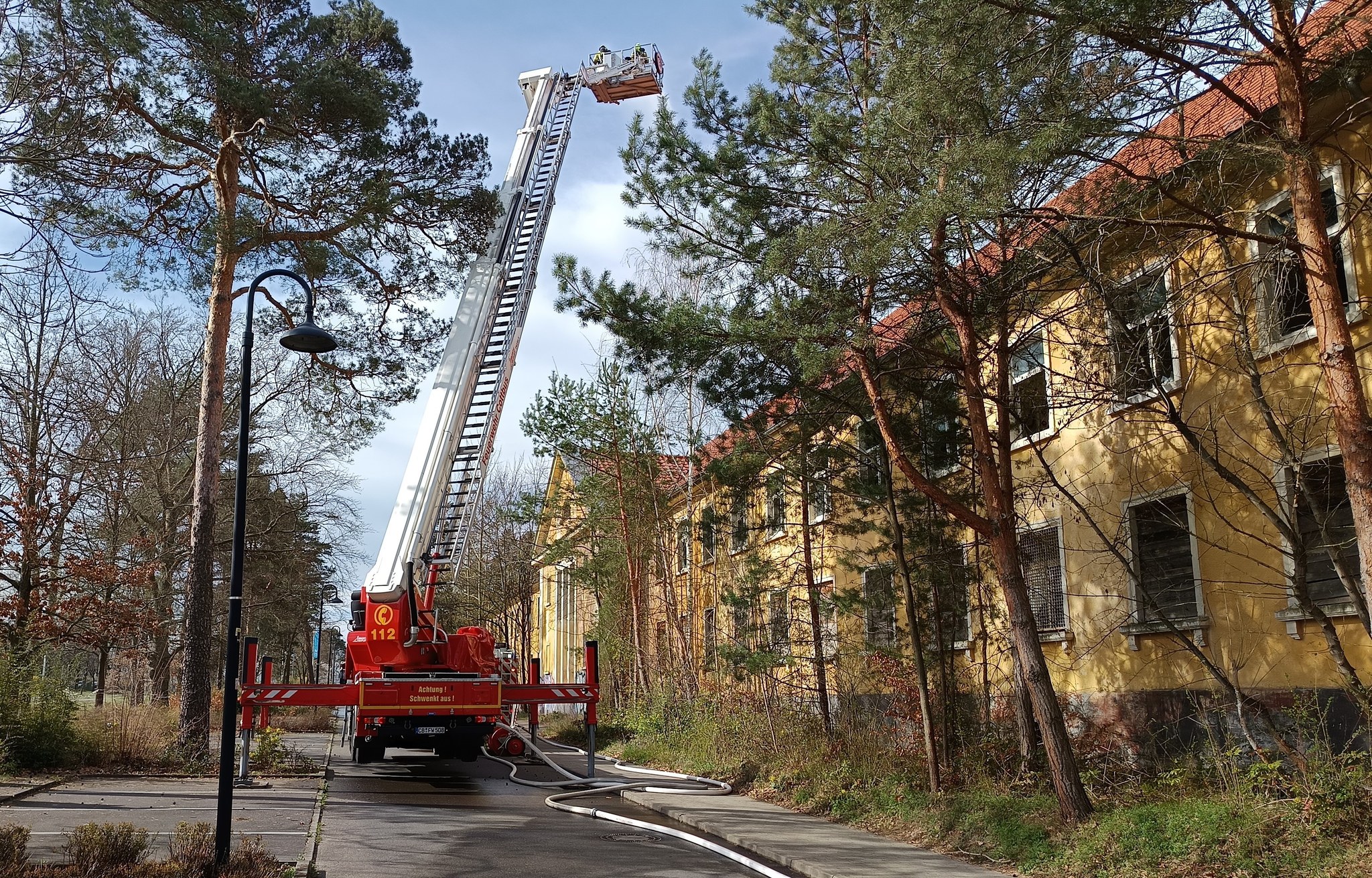 488713776_1068238305337222_8847824384227487348_n Feuerwehrkran ist ausgefahren