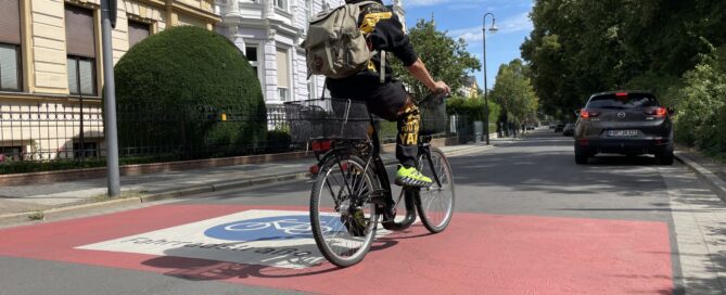 Radfahrer auf der Straße