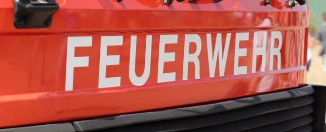 Feuerwehrlogo ist zu sehen