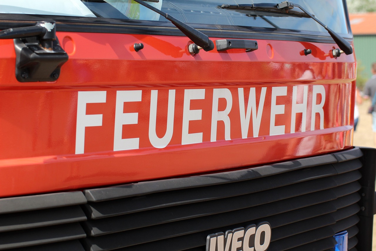 Feuerwehr3 Feuerwehrlogo ist zu sehen