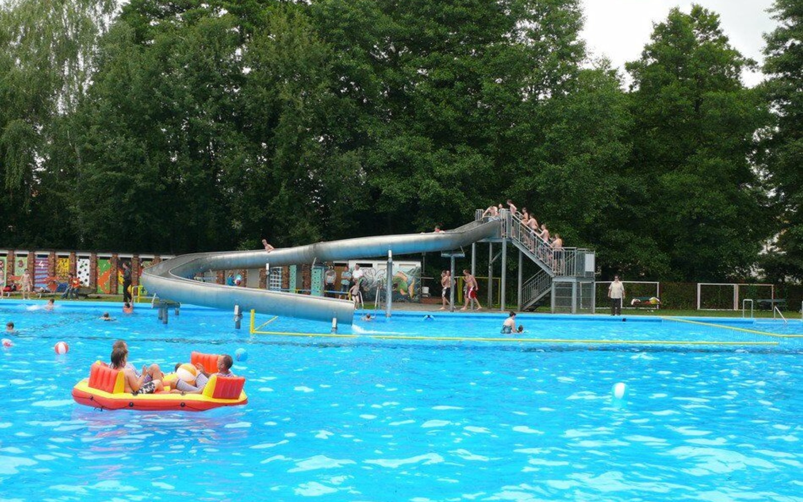 Auf dem Bild ist das Freibad Altdöbern abgebildet