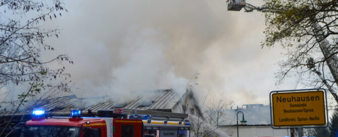 Brennendes Haus in Neuhausen/Spree.