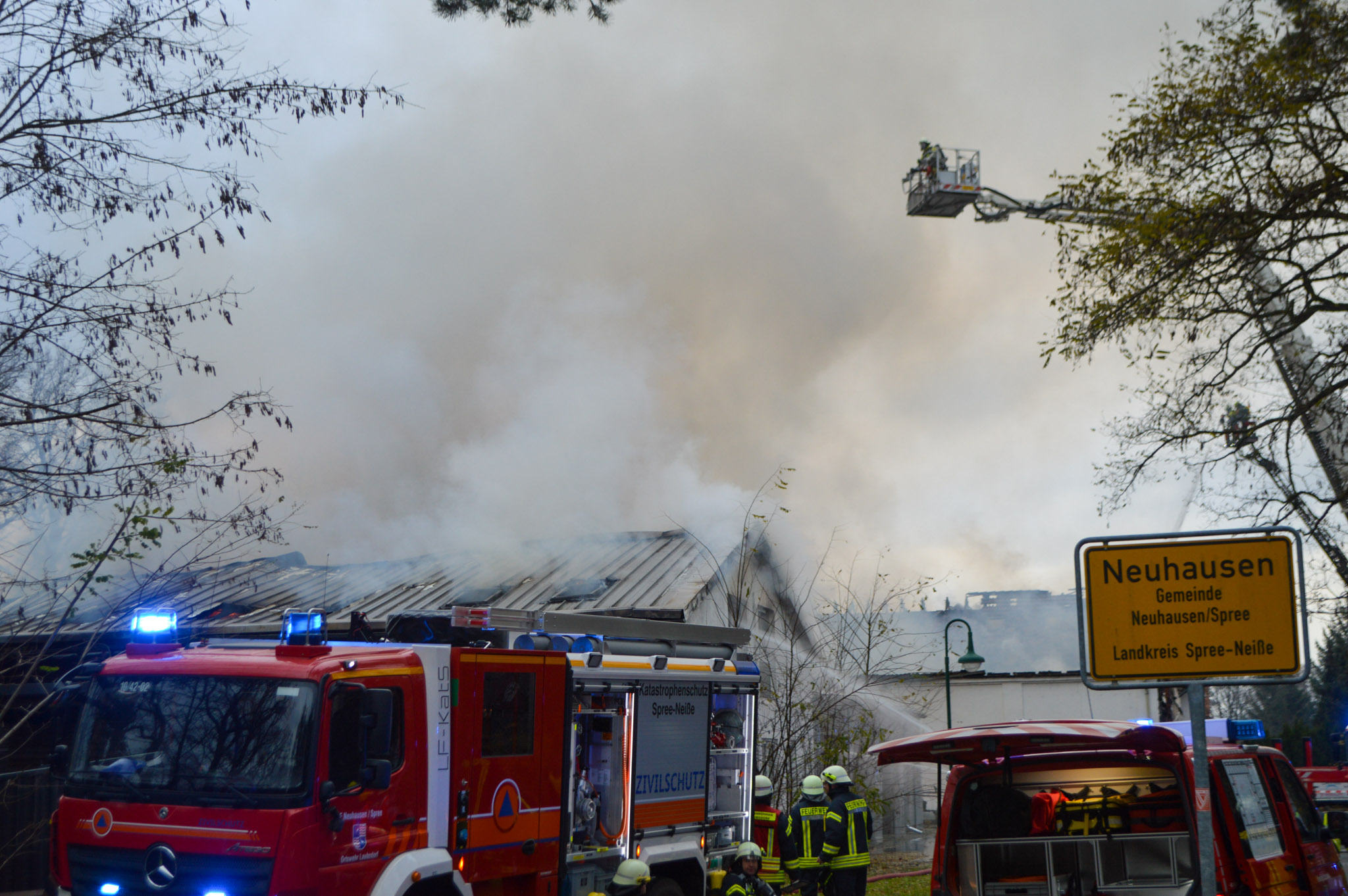 Brennendes Haus in Neuhausen/Spree.