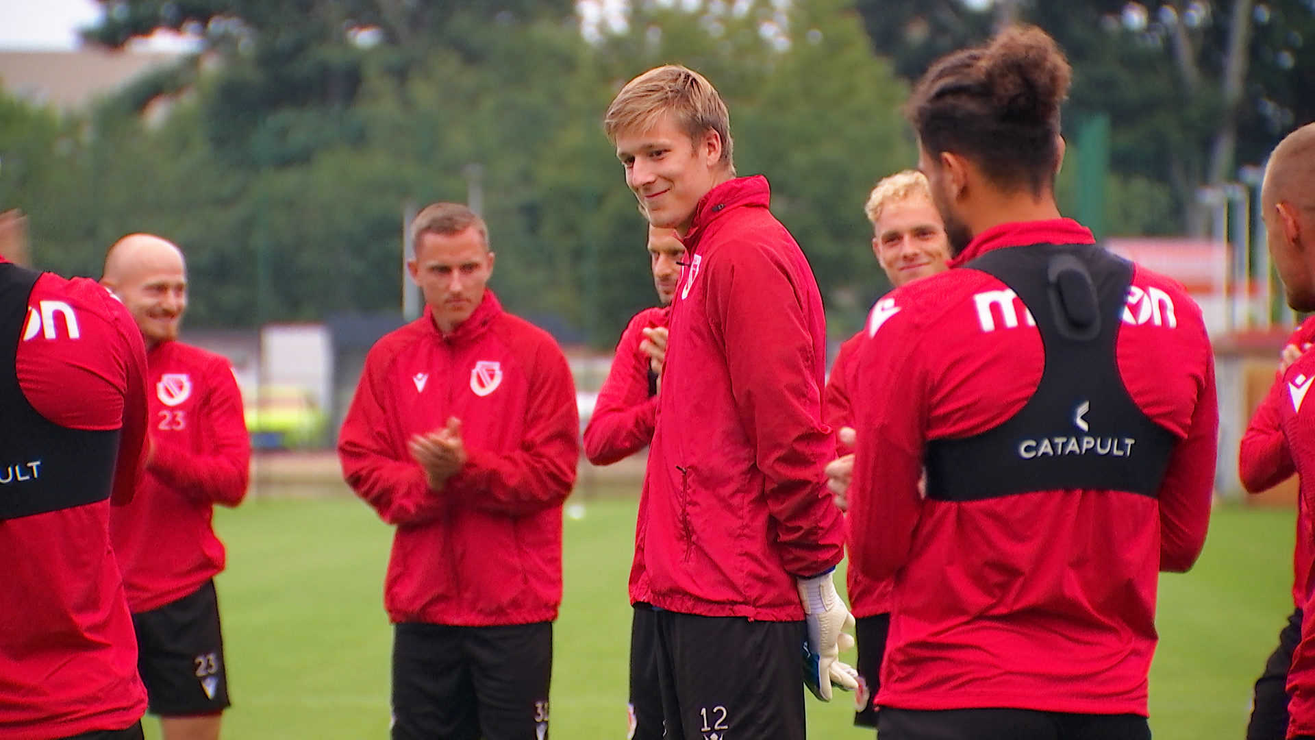 Das Foto zeigt FCE-Torhüter Elias Bethke, der jetzt Dynamo Dresden gewechselt ist.