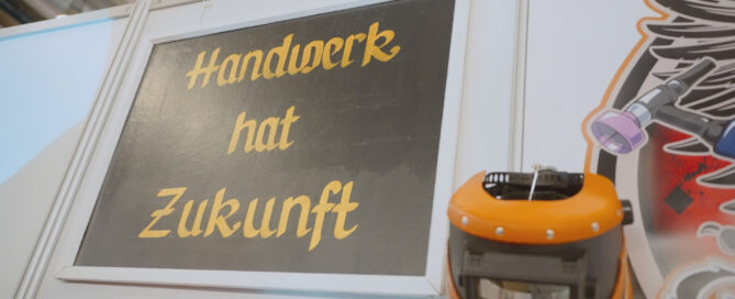 Auf dem Bild steht Handwerk mit Zukunft oben
