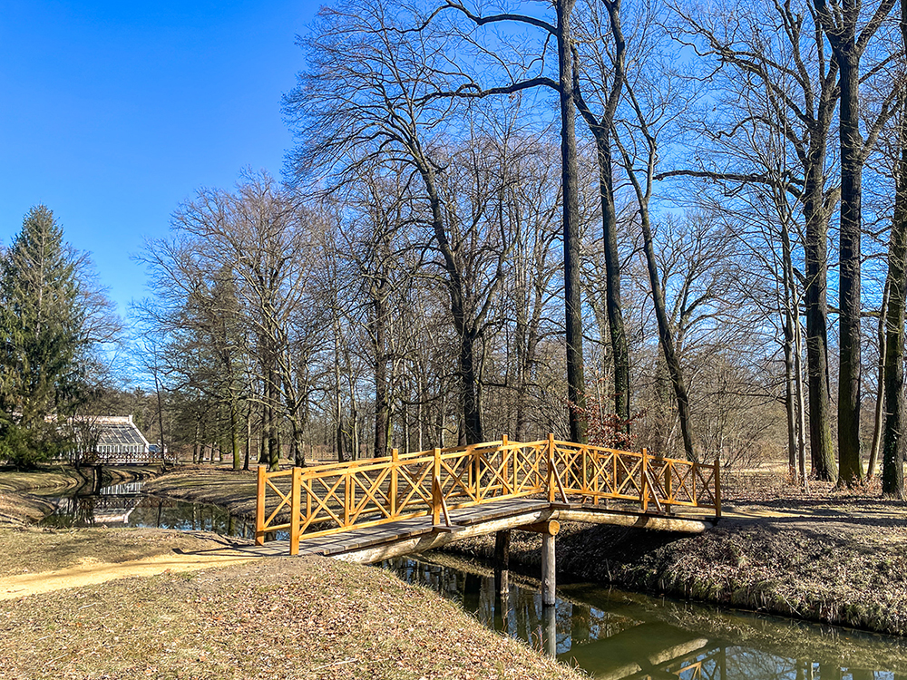 neue Brücke im Branitzer Park