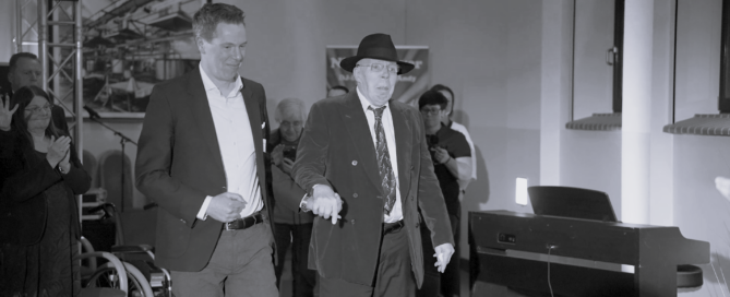 Schwarz weiß Bild von Gunter von Hagens