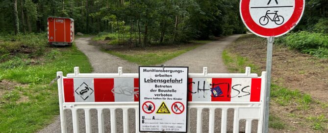 Hinweisschild zur Munitionssuche