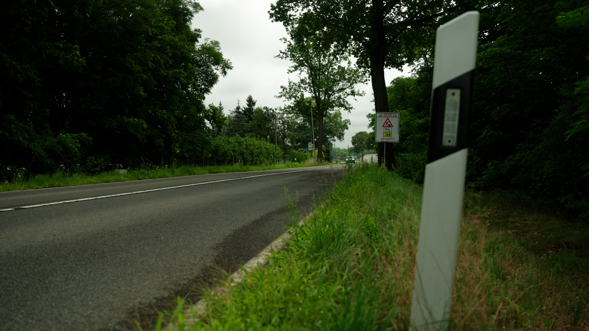 Auf dem Bild ist eine Straße zu sehen