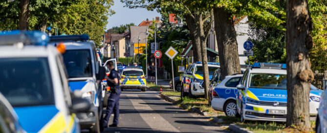Ein Großaufgebot der Polizei in Neu Zittau. Quelle: Newsdesk Brandenburg
