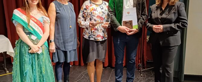 Menschen werden ausgezeichnet